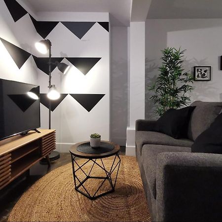 Cameo Hotel And Suites Халифакс Екстериор снимка