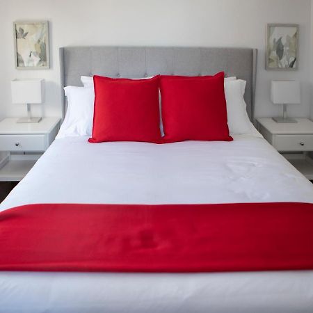 Cameo Hotel And Suites Халифакс Екстериор снимка